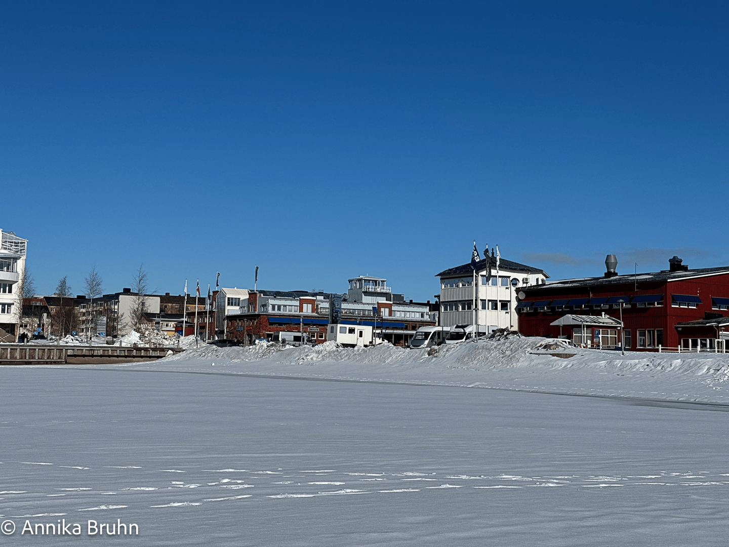 Unser Stellplatz vom Eis aus